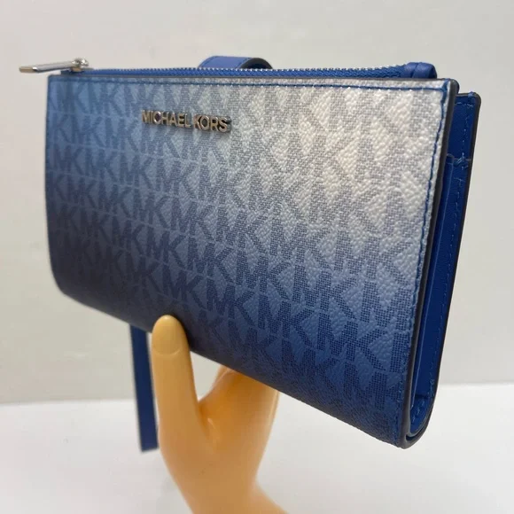 MICHAEL KORS Jet Set Lg Ombré Signature Logo Double Zip Wristlet Wallet
GALAXY - Picture 2 of 16